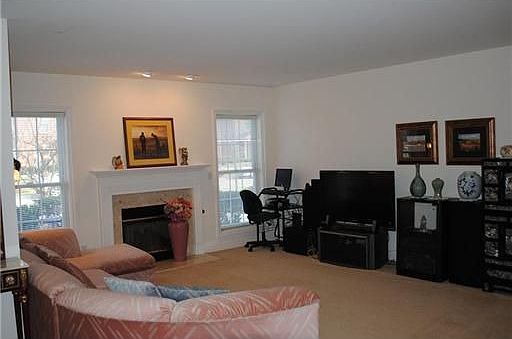 3rd image of 5692 Hampshire Ln