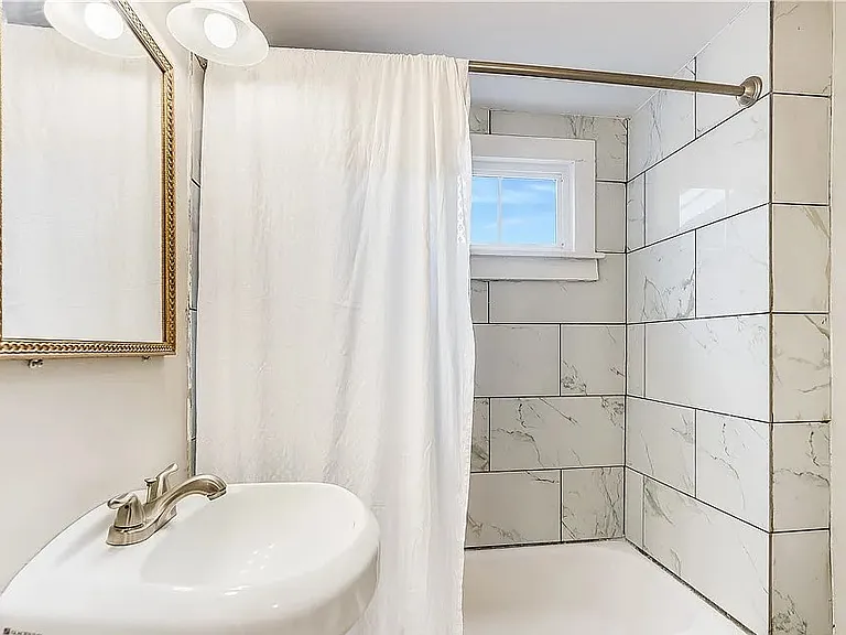 634 W 32nd St — Photo 14