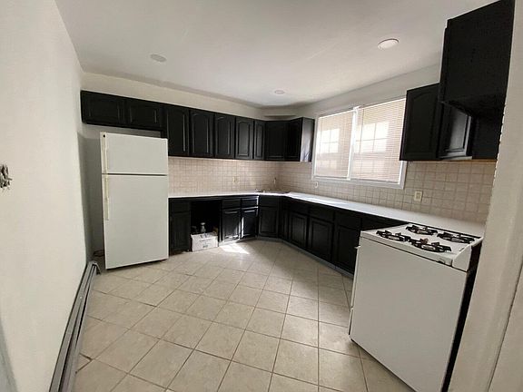 2nd image of 142 N Brandywine Avenue
