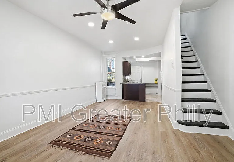 1916 S Salford St — Photo 16