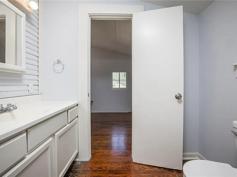 271 S Willow Ave — Photo 13
