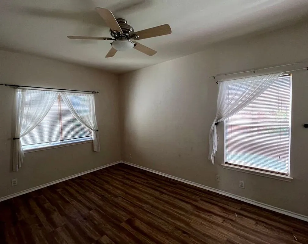 2 bed, 2.0 bath, 1275 sqft, $1,450 — Photo 4