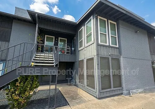 909 Reinli St Photo 1