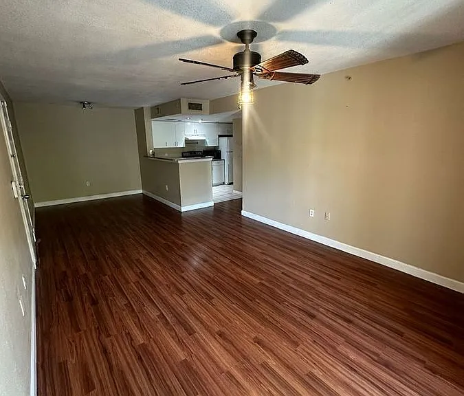 5035 Wiles Rd #203 — Photo 30