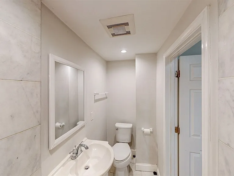 67 Marion St #2 — Photo 8