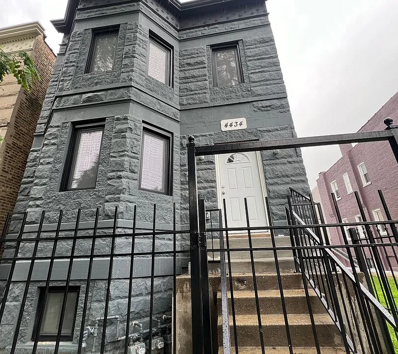 4434 W Monroe St
