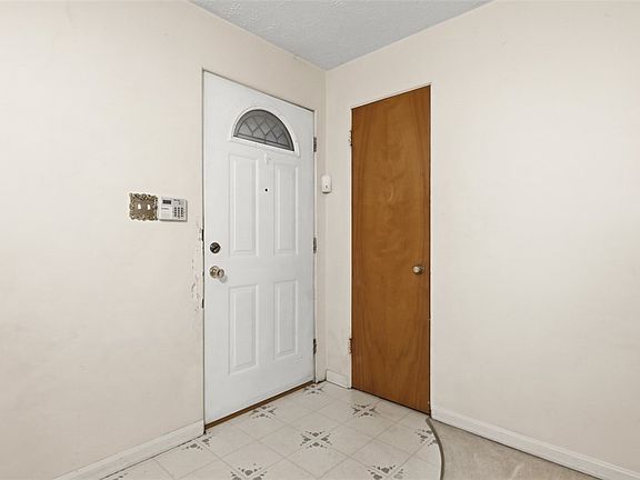 4th image of 726 Rodney St