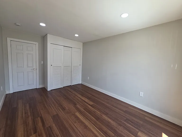 1513 67th St #2 — Photo 34