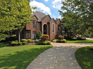 2495 Interlachen Ln, Westlake, OH