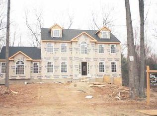 2 Sarah Dr, Oxford, CT 06498