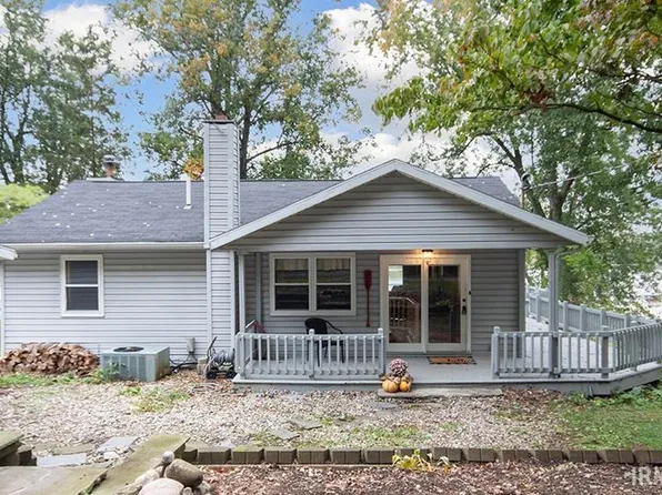 320 Schaeffers Ct, Fremont, IN 46737