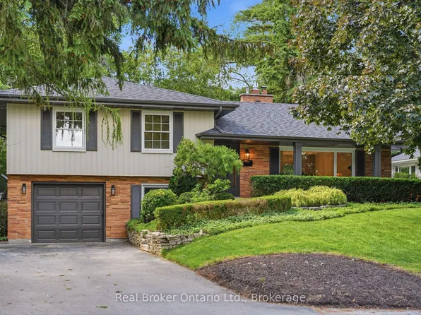 571 Leonard Ct, Burlington, ON L7T 2P4