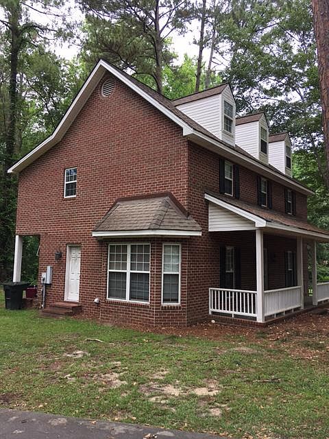 2nd image of 121 Oak Hollow Dr