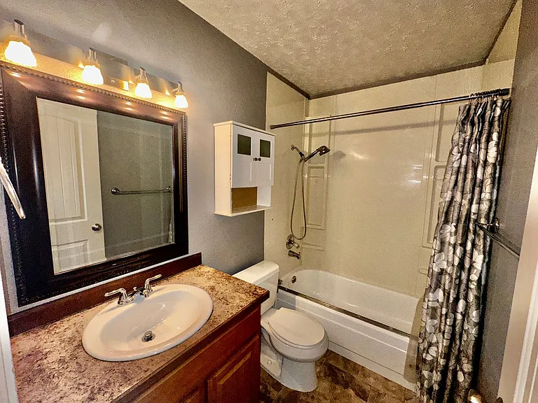 10840 Delta Cir — Photo 7