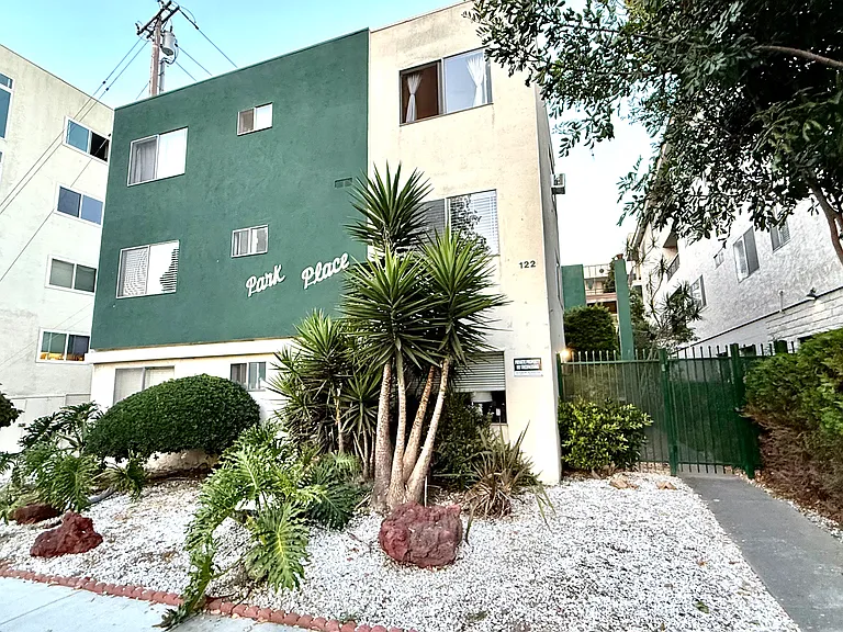 122 Junipero Ave #B — Photo 1
