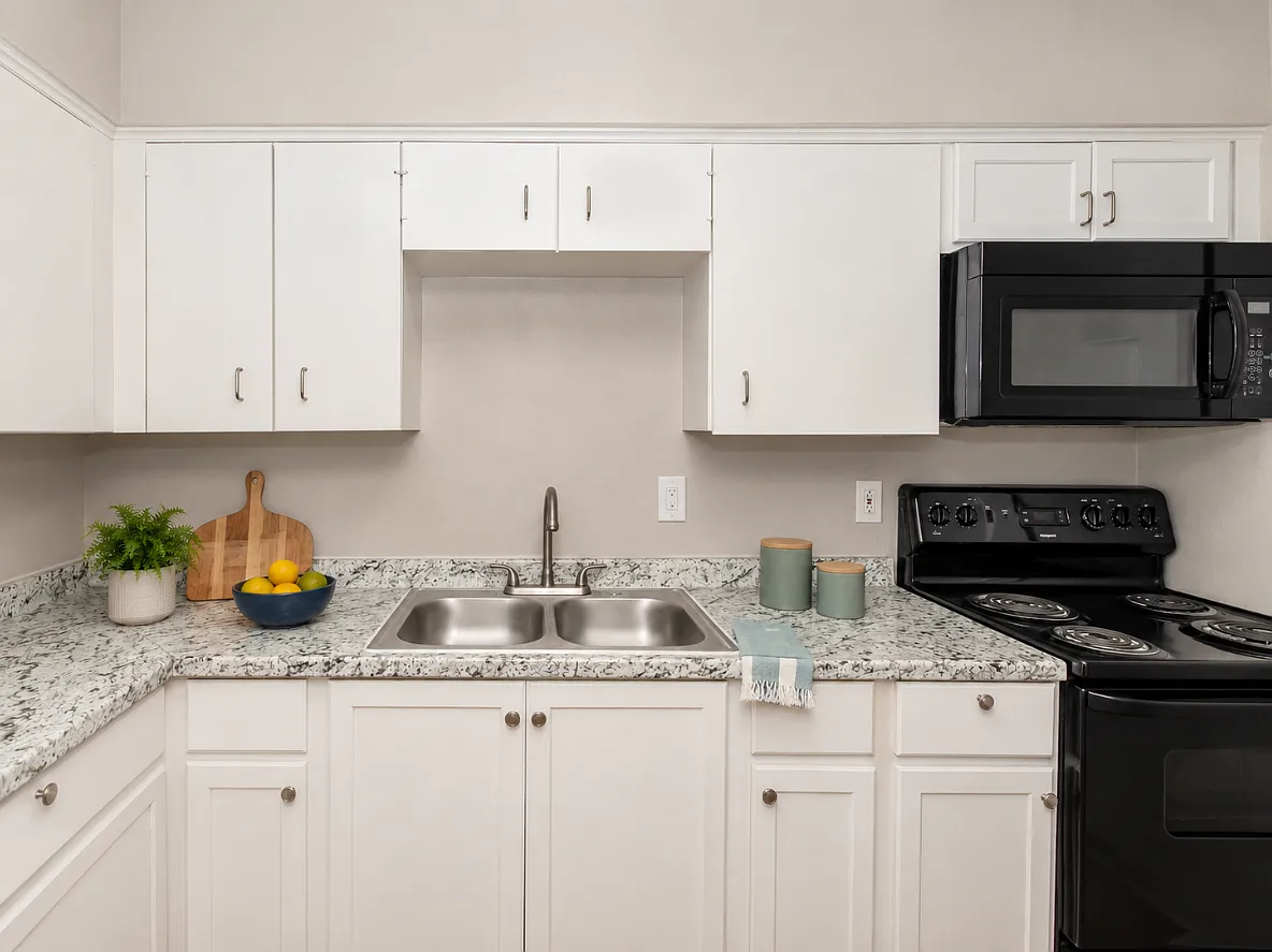 Esperanza Apartments — Photo 2
