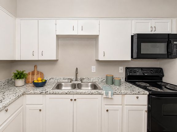 2nd image of 14000 Esperanza Rd #124