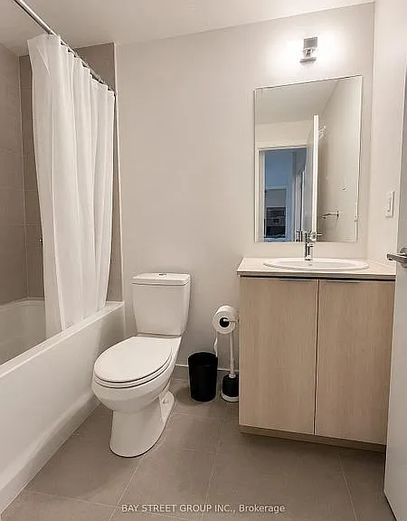 11 Wellesley St W #408 — Photo 33