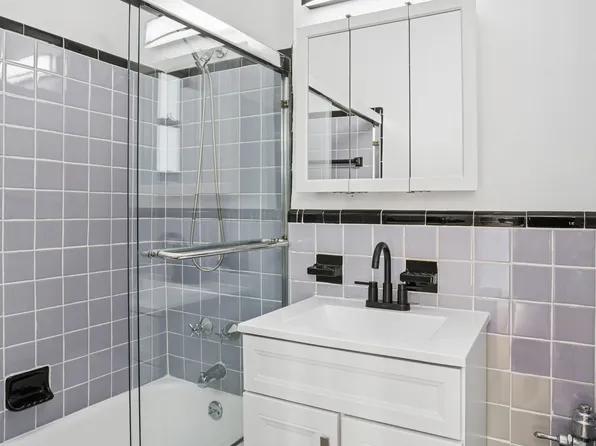 225 East 46th Street image 6 of 12