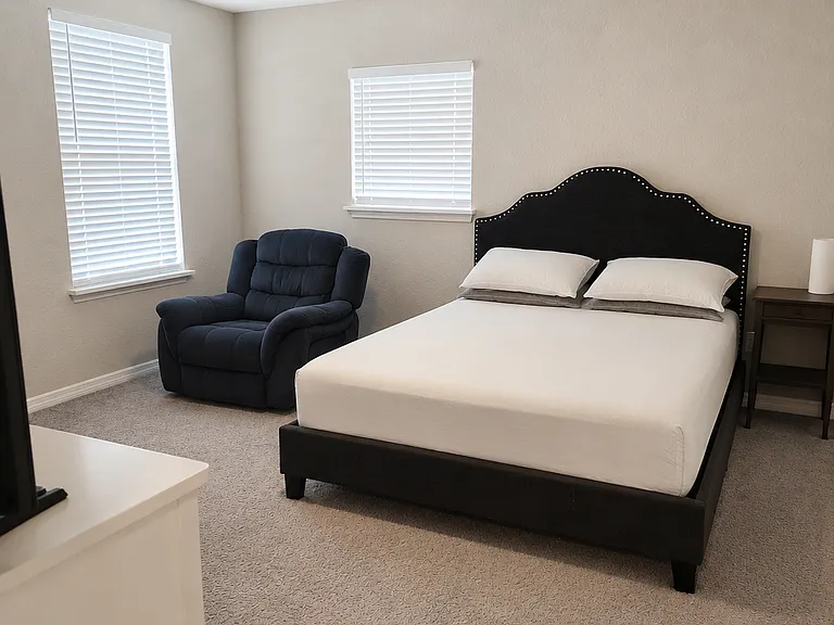 2nd floor - bedroom 1