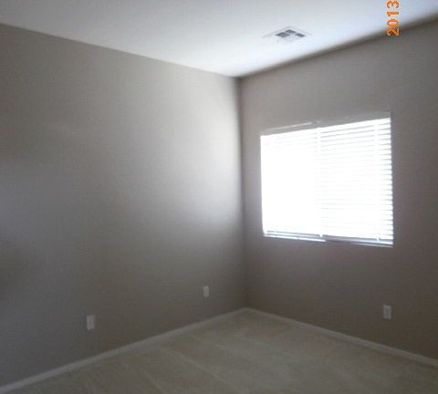 4th image of 1394 E Parkview Dr