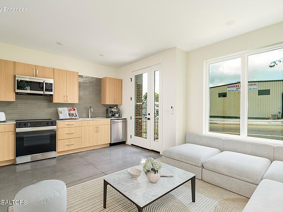 4th image of 1602 N Central St #104