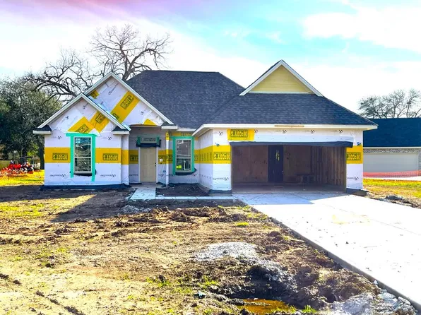 2922 Turtle Creek Dr, Wharton, TX 77488