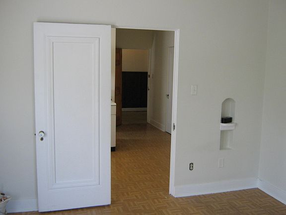 4th image of 5328 Maywood Ave