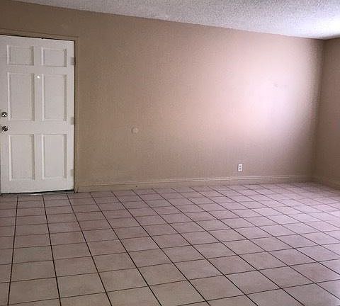 4th image of 484 Albert Ave APT 4