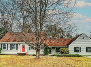 815 Forest View Dr, Colonial Heights, VA 23834