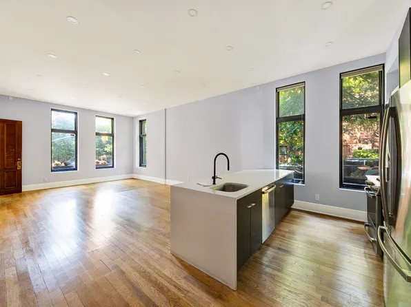 836 Carroll Street image 13 of 14