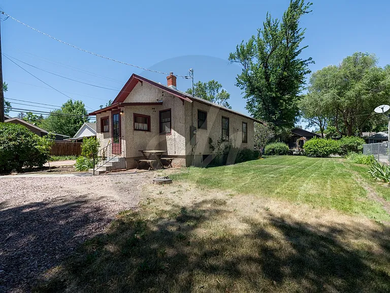 615 E Washington St — Photo 12