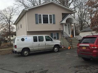 1204 Saxon Ave, Bay Shore, NY 11706