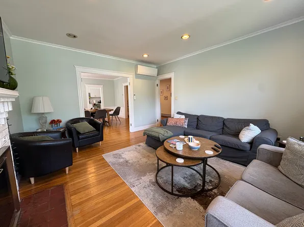 144 Columbia St #1, Brookline, MA 02446