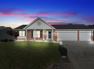 532 Hidden Lake Dr, Saint Peters, MO 63304