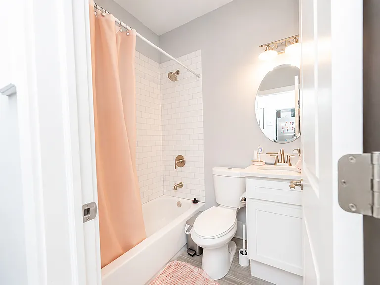 1717 S Carpenter St #2 — Photo 5