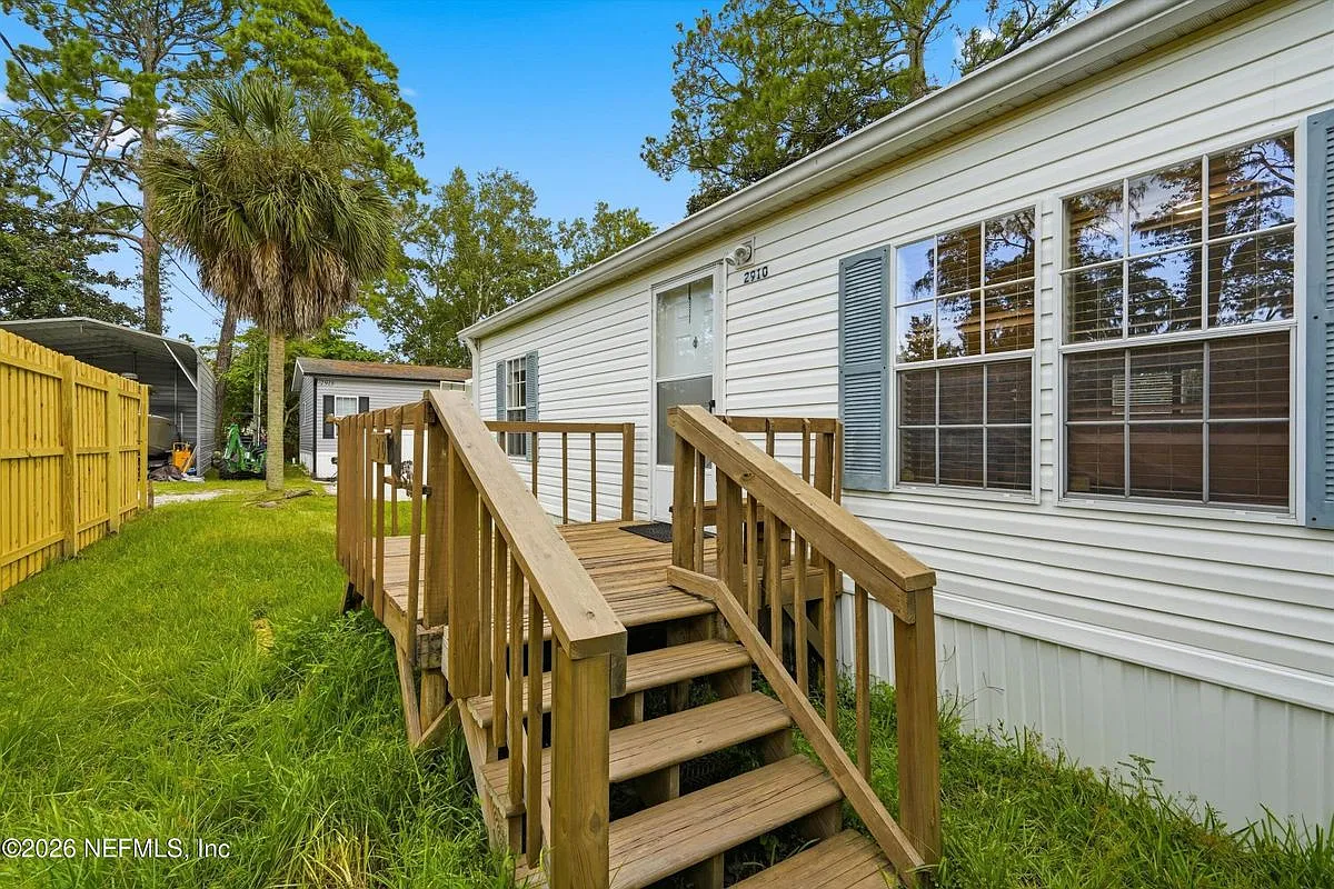 3 bed, 2.0 bath, 1605 sqft, $2,250 — Photo 3