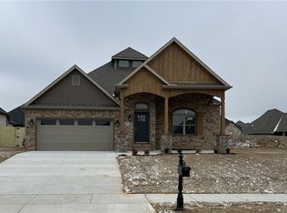 1050 Flat Rock St, Bentonville, AR 72713