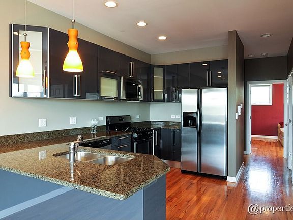 3rd image of 2216 W Armitage Ave APT 3D