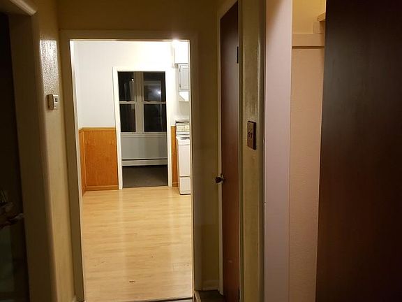 4th image of 329 Stanton St #A