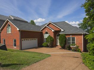6736 Autumnwood Dr, Nashville, TN 37221