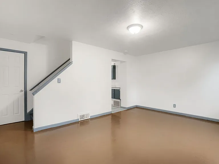 7 Decker Pl — Photo 4