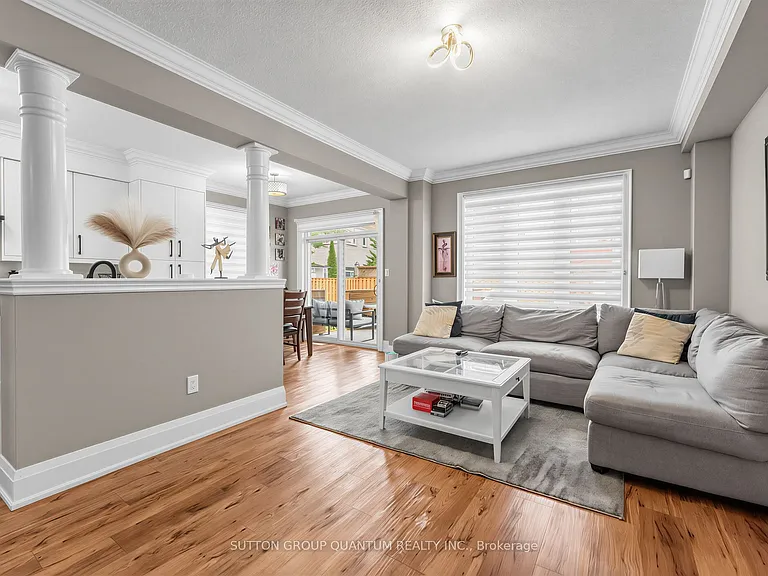 581 Grant Way #UPPER — Photo 8