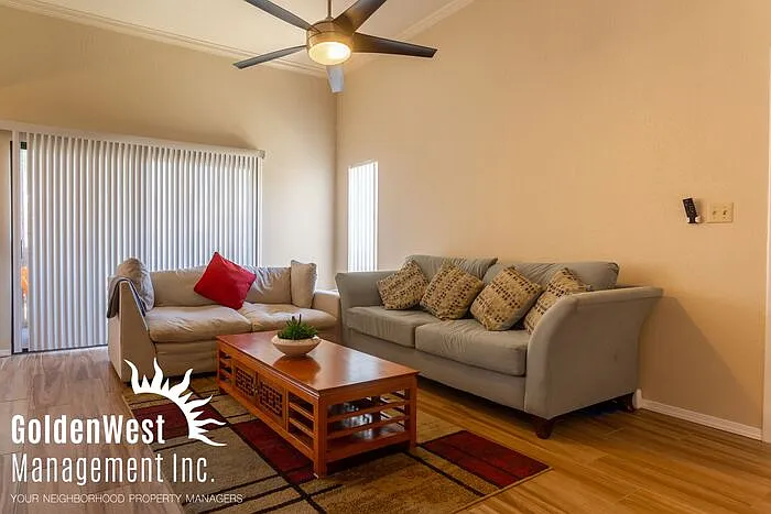 2 bed, 2.0 bath, 955 sqft, $1,550 — Photo 3