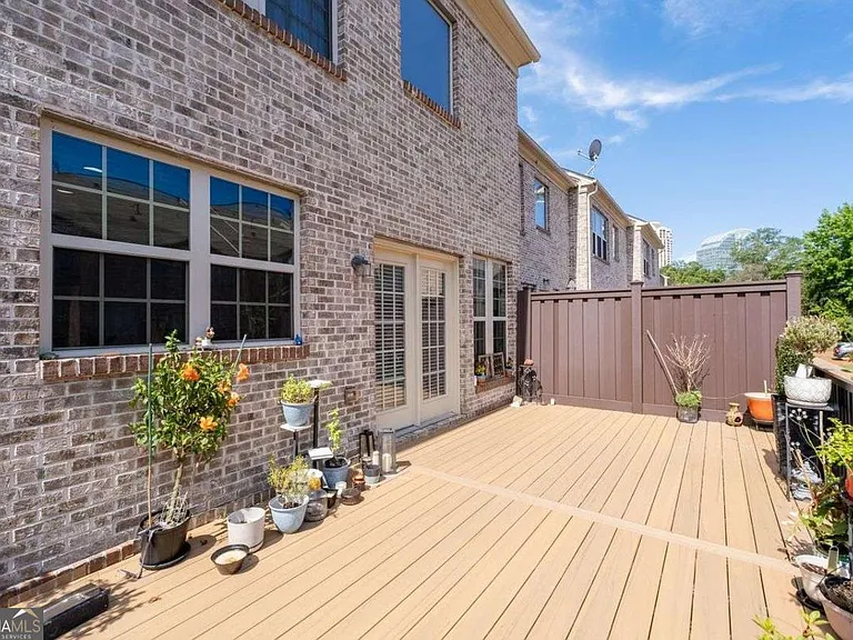 1034 E Paces Cir NE — Photo 17