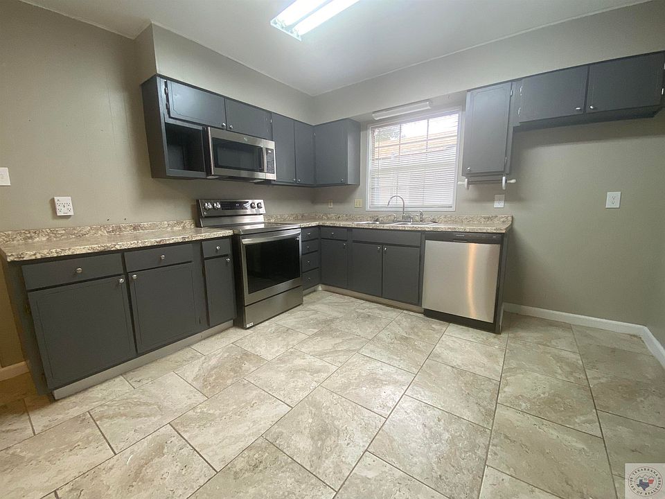 1st image of 3020 Central St