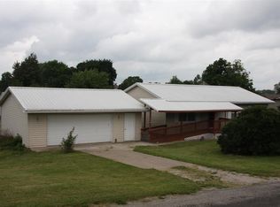 114 4th St, Atalissa, IA 52720