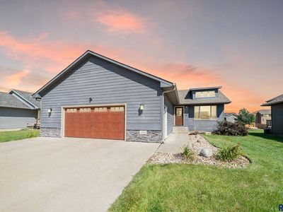 418 Quinn Ave, Harrisburg, SD, 57032