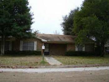 1st image of 609 Lakewood Dr
