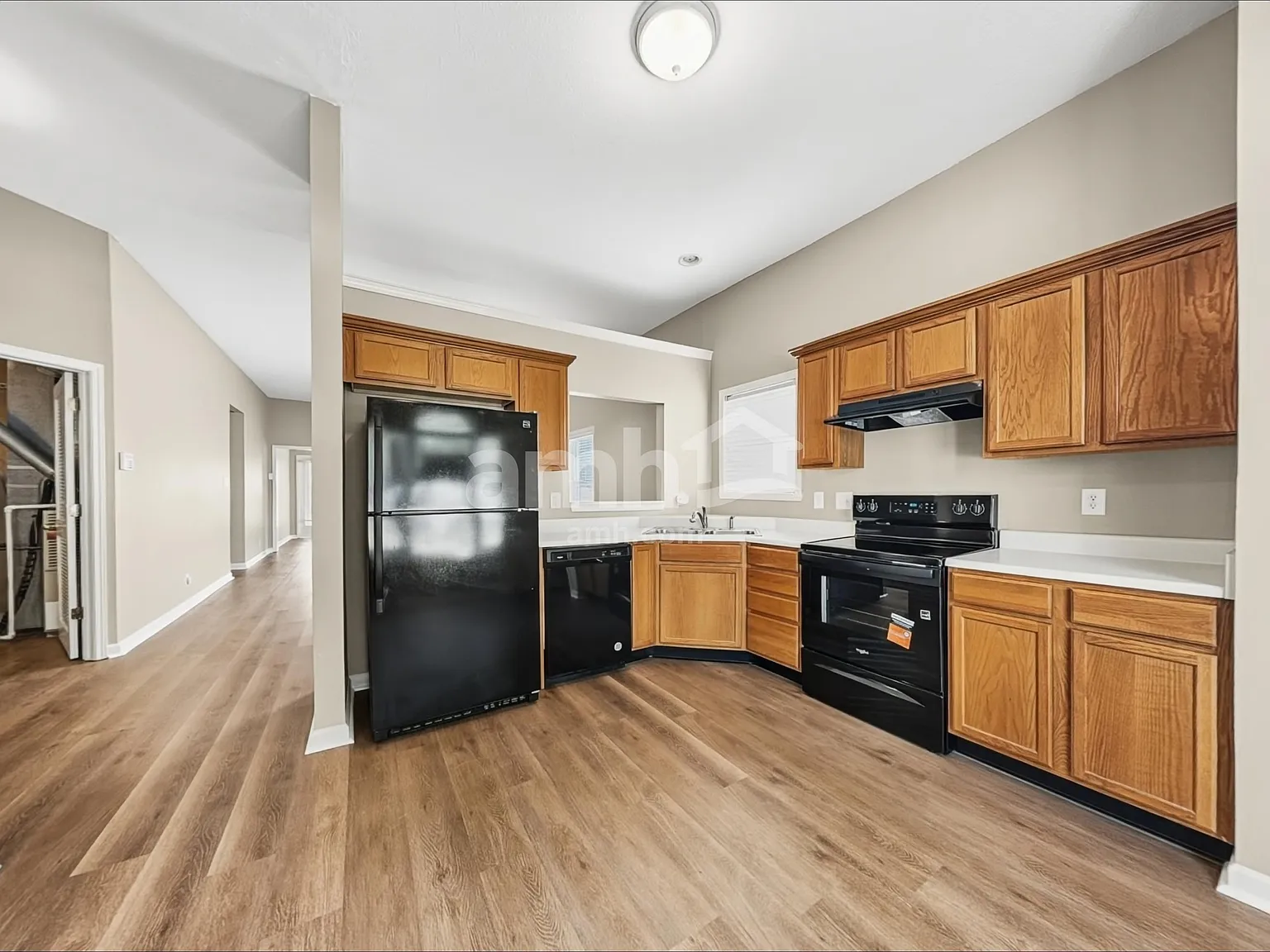 3 bed, 2.0 bath, 1629 sqft, $1,920 — Photo 3